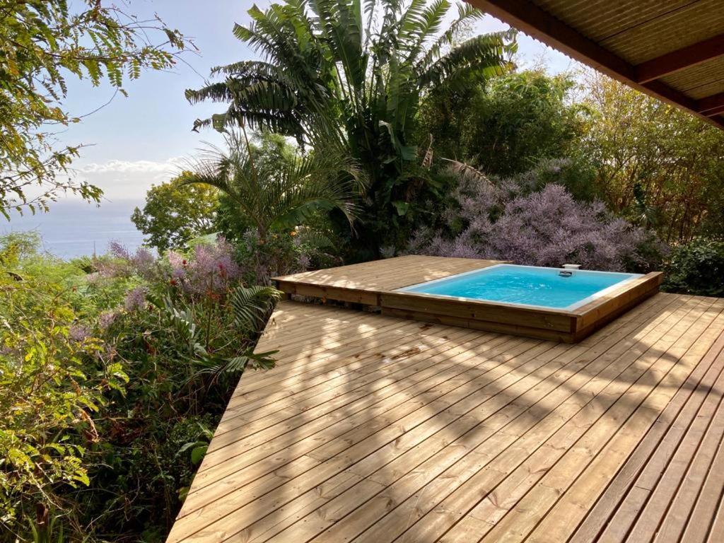 Cottage chaleureux avec vue mer et piscine Saint-Leu Extérieur photo