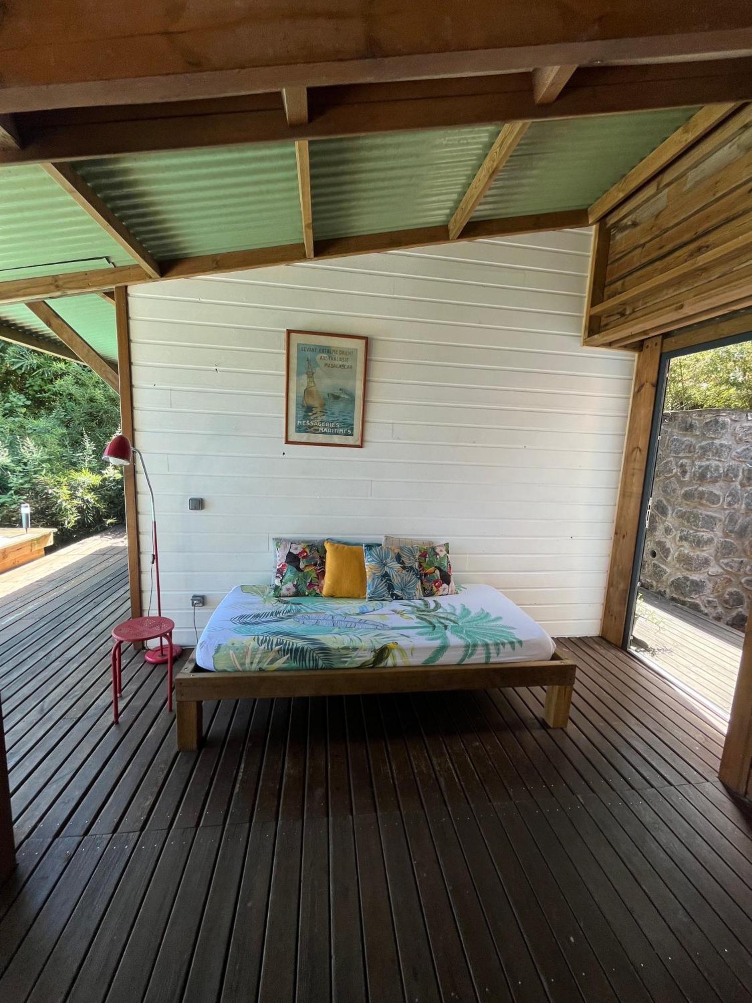 Cottage chaleureux avec vue mer et piscine Saint-Leu Extérieur photo