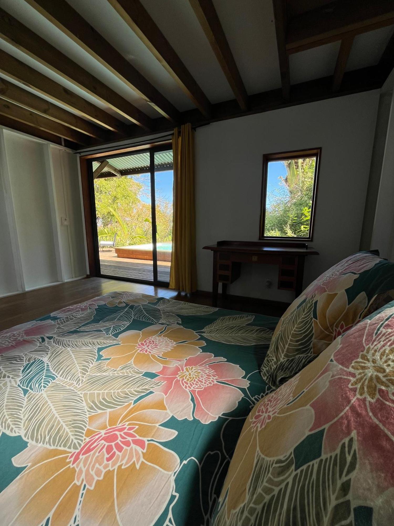 Cottage chaleureux avec vue mer et piscine Saint-Leu Extérieur photo